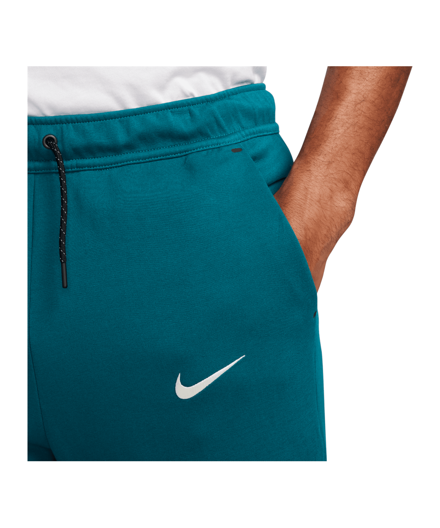 Nike Portugal Tech Fleece Jogginghose EM 2024 Grün F381 - gruen