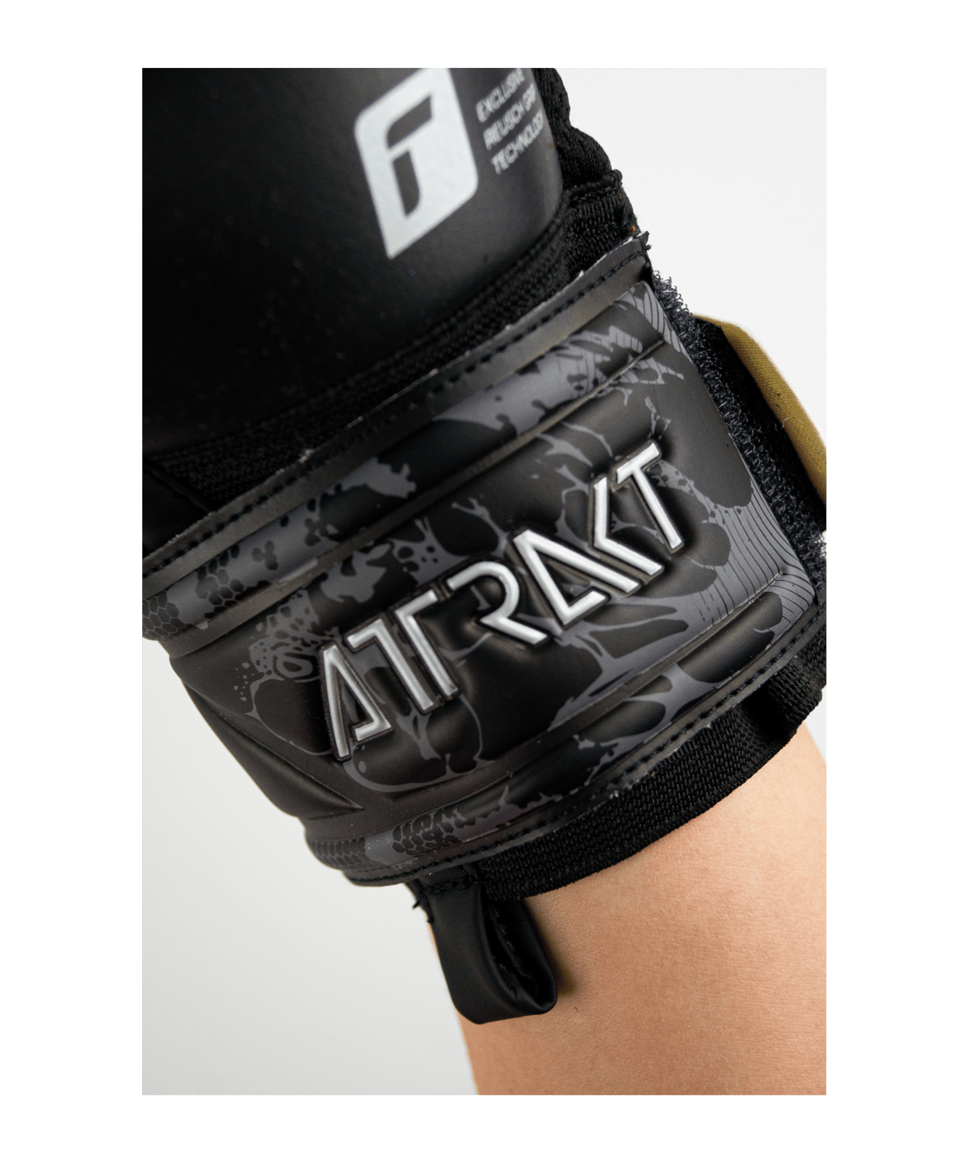 Reusch Attrakt Infinity Torwarthandschuhe Schwarz F7700 - schwarz