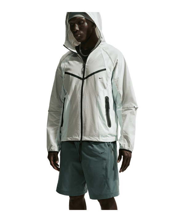 Nike Tech Sweatshort Grün F382 - gruen