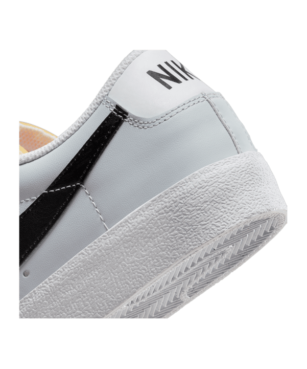 Nike Blazer Low 77 Weiss Schwarz F100 - weiss