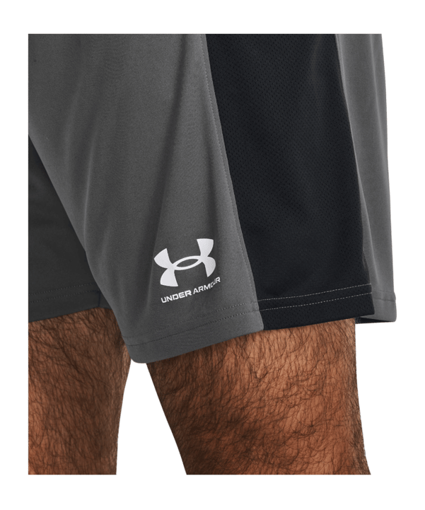 Under Armour Challenger Knit Short Grau - grau