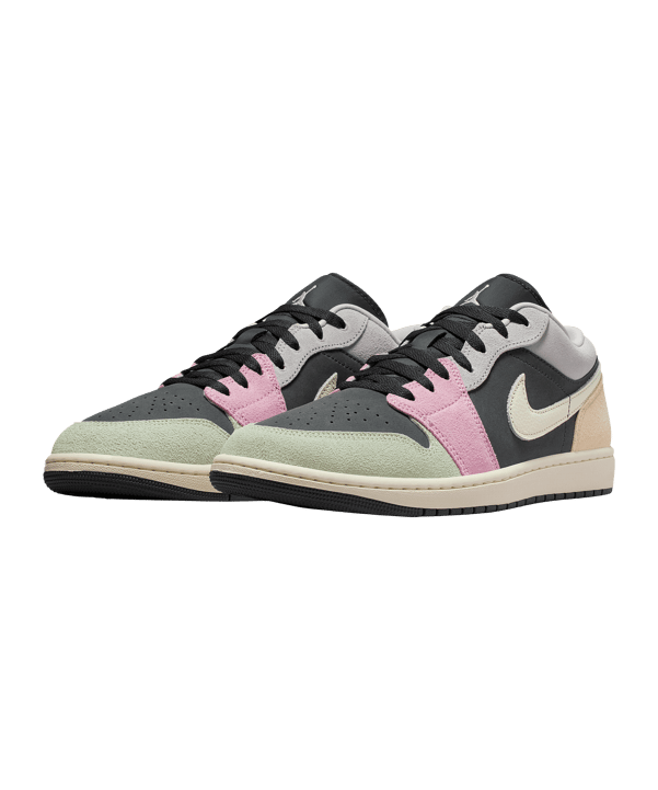 Jordan Air Jordan 1 Low SE Black Pastels Grau F004 - grau