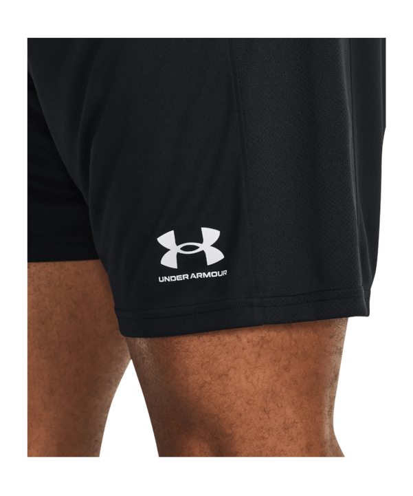 Under Armour Challenger Knit Short Schwarz - schwarz