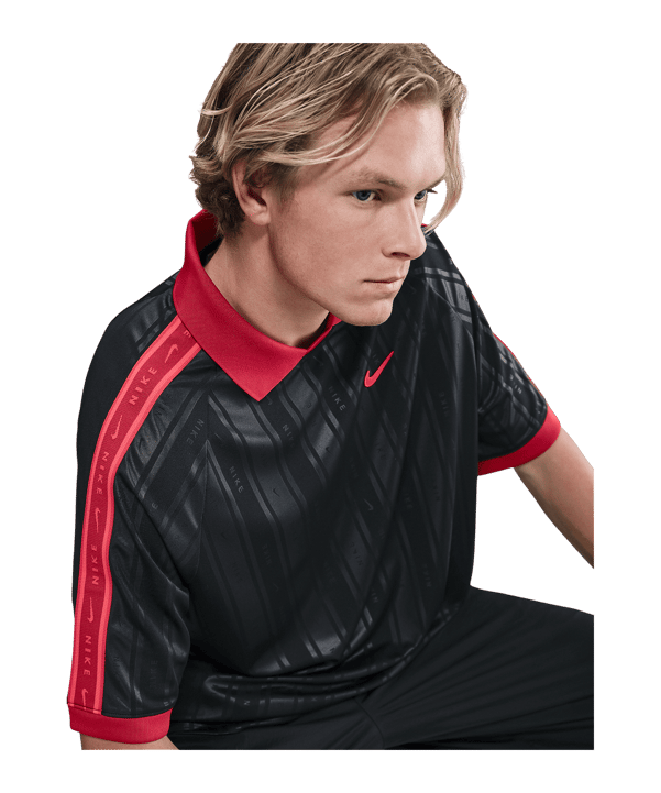 Nike Sportwear T-Shirt Schwarz F010 - schwarz