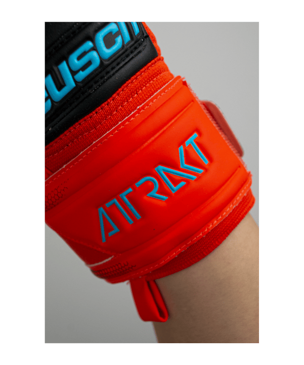 Reusch Attrakt Freegel Torwarthandschuhe 2023 Silber Rot Blau Schwarz F3333 - rot