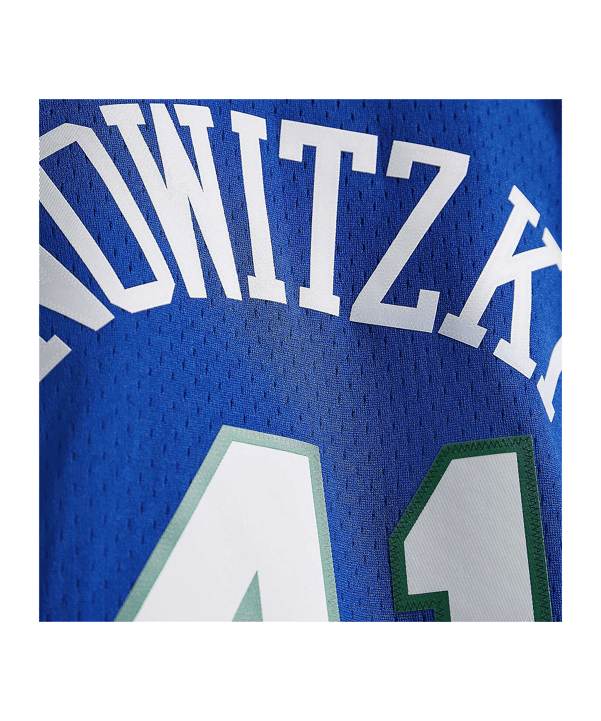Mitchell and Ness NBA Dallas Mavericks 1998-1999 Dirk Nowitzki Swingman Trikot Blau - blau