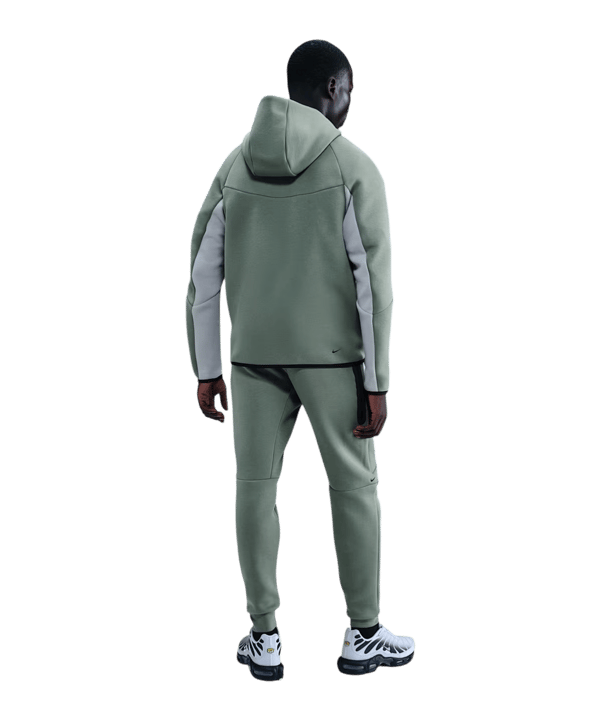Nike Tech Fleece Jogginghose Grün F365 - gruen