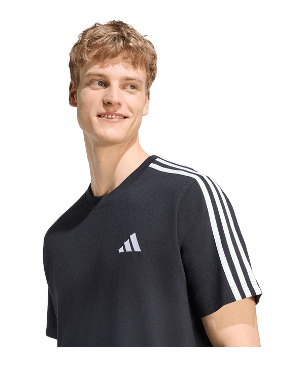adidas Essentials 3-Stripes Single Jersey Left Chest Branded T-Shirt Noir - noir
