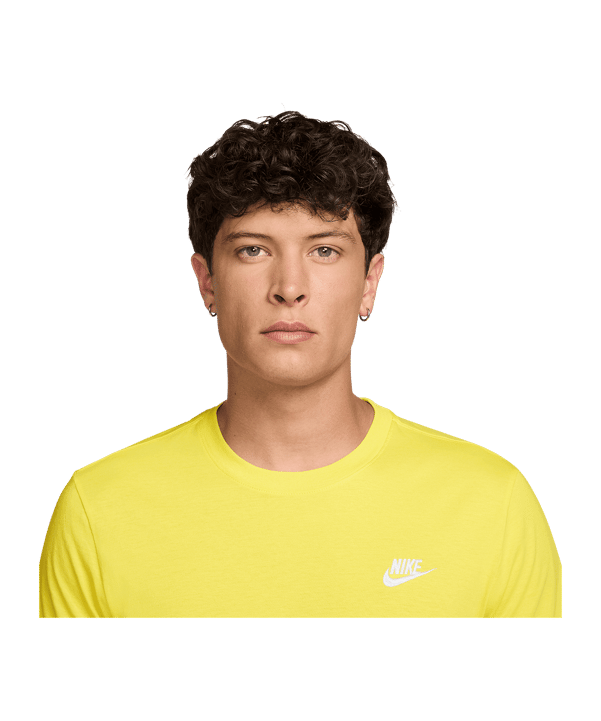 Nike Sportswear Club T-Shirt Gelb F704 - gelb