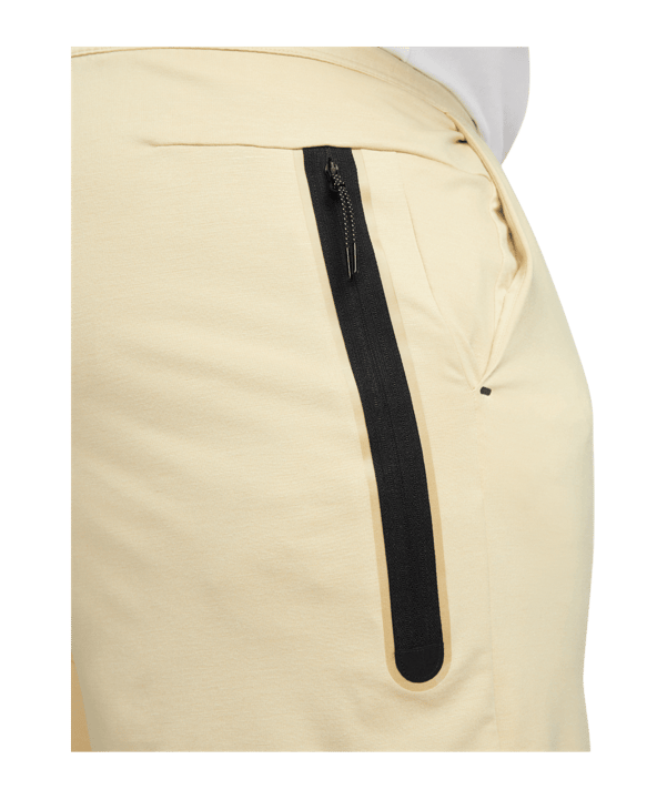 Nike Tech Essentials Short Gelb F783 - gold