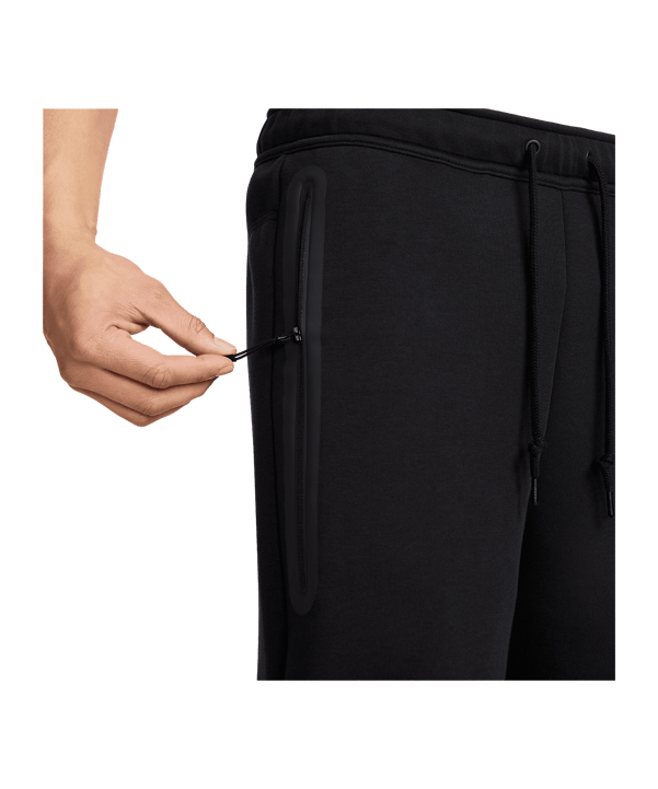 Nike FC Barcelona Tech Fleece Short Schwarz F010 - schwarz