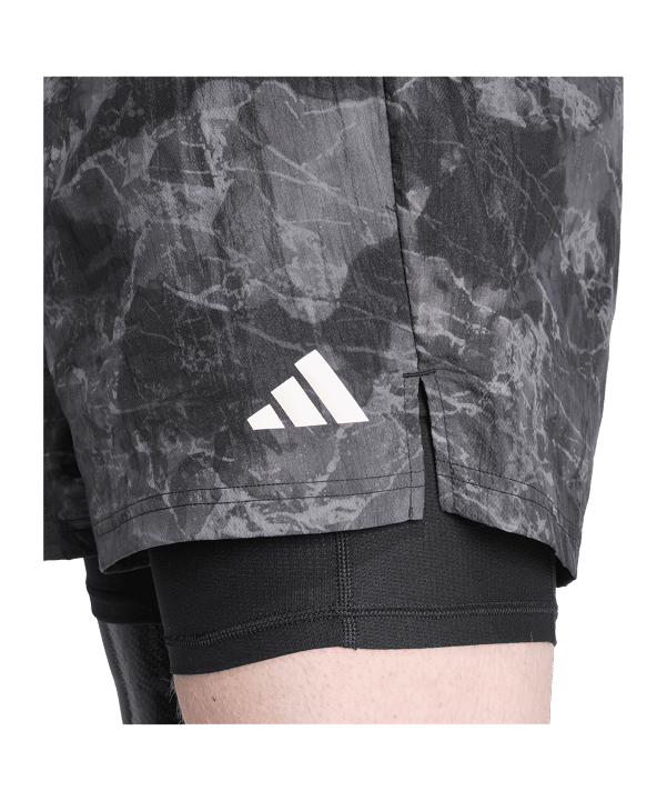 adidas Own the Run Spray 2in8 Short Grau - grau