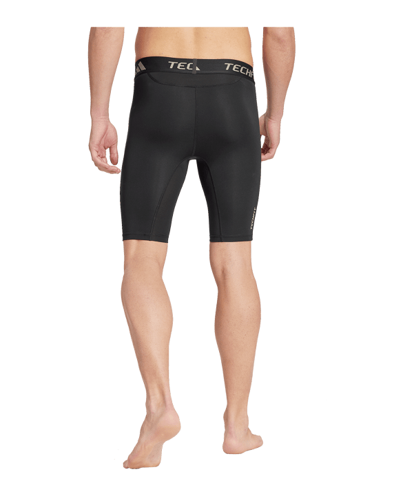 adidas Base Short Schwarz - zwart