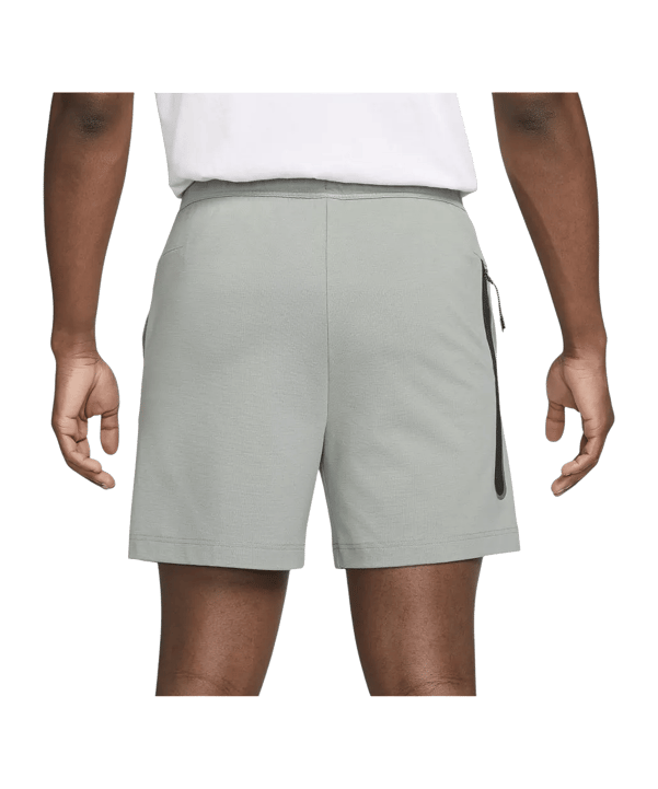 Nike Tech Essentials Short Grün F330