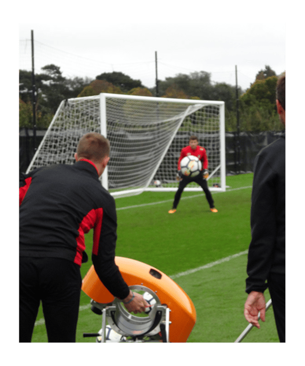 Cawila PRO Globaltec Ball Launcher PRO | Fußballmaschine | Ballschussmaschine - mehrfarbig