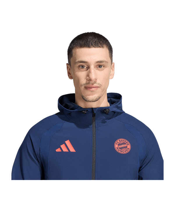 adidas FC Bayern München Tiro Travel Windbreaker Blu - blu