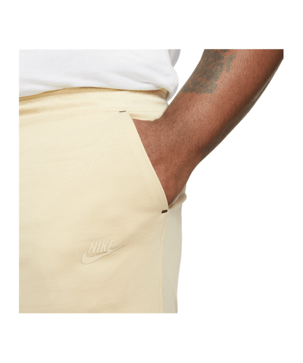Nike Tech Essentials Short Gelb F783 - gold