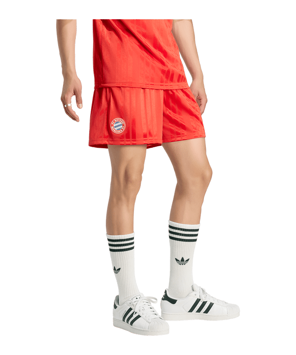 adidas FC Bayern München EQT Short Rot - rot