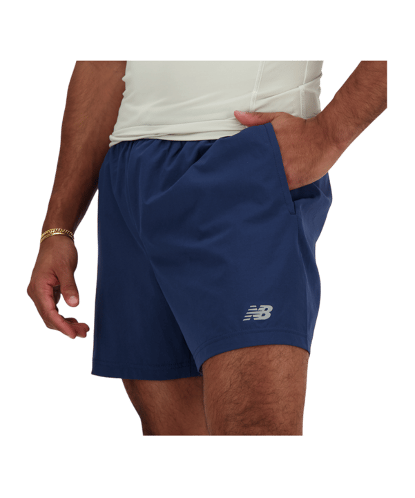 New Balance Essentials 5in Short Blau FNNY - blau