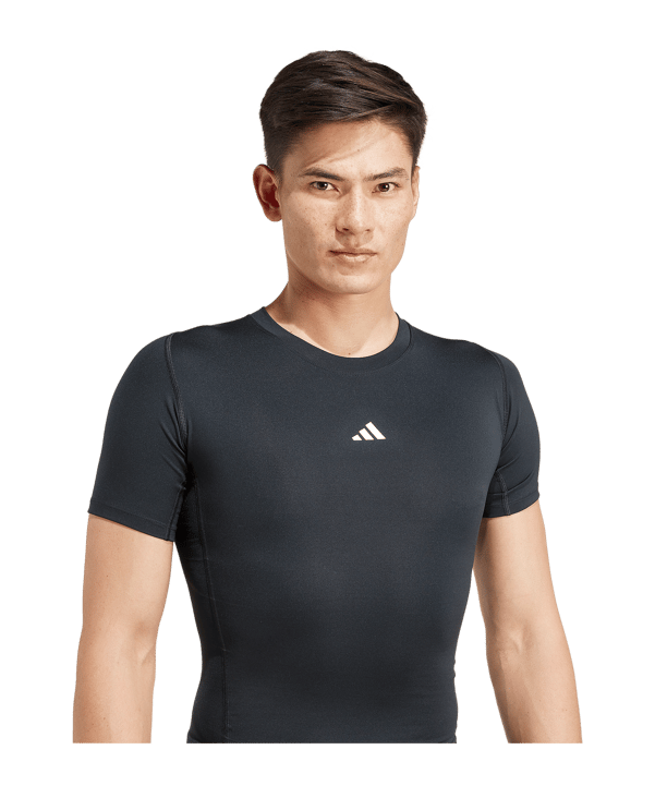 adidas T-Shirt T-Shirt Schwarz - schwarz