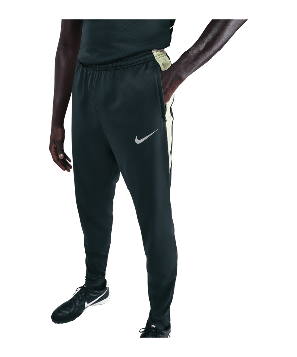 Nike Strike Trainingshose Grün F390 - gruen