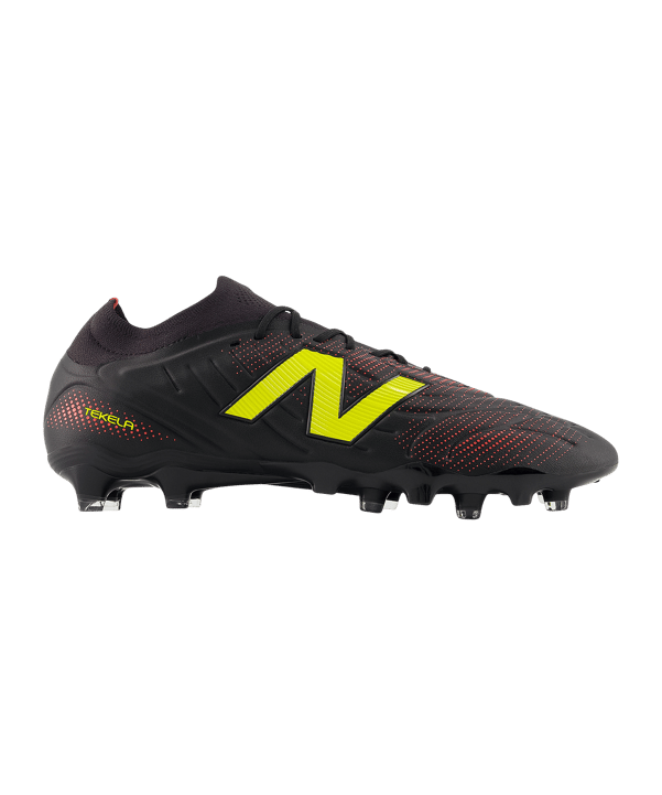 New Balance Tekela Pro Low v5 FG Live Wire Schwarz - schwarz