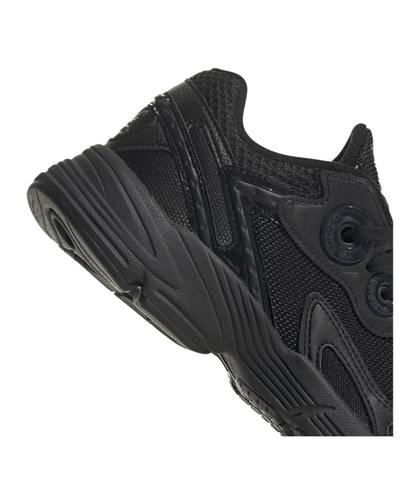 adidas Originals Astir Shoes Black - schwarz