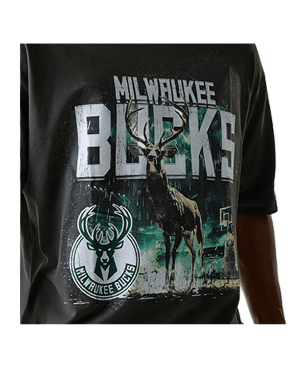 New Era NBA Washed Graphic Milwaukee Bucks T-Shirt Grau - grau