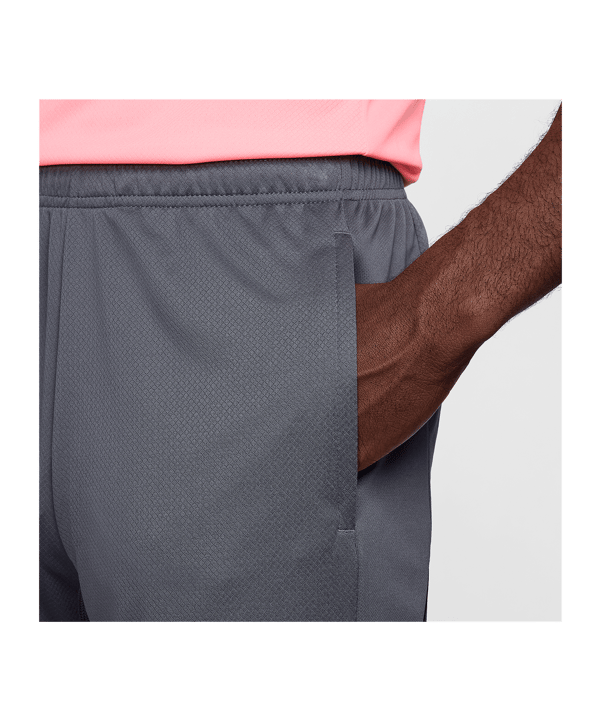 Nike Strike Short Grau F069 - grau