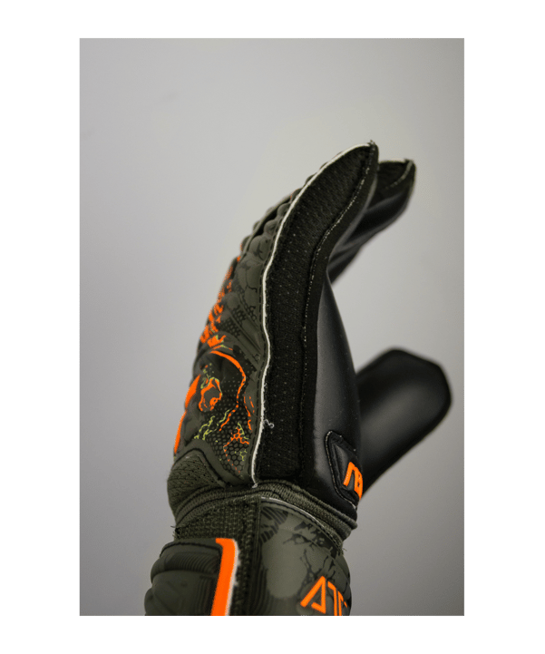 Reusch Attrakt Silver Torwarthandschuhe Kids F5555 - gruen