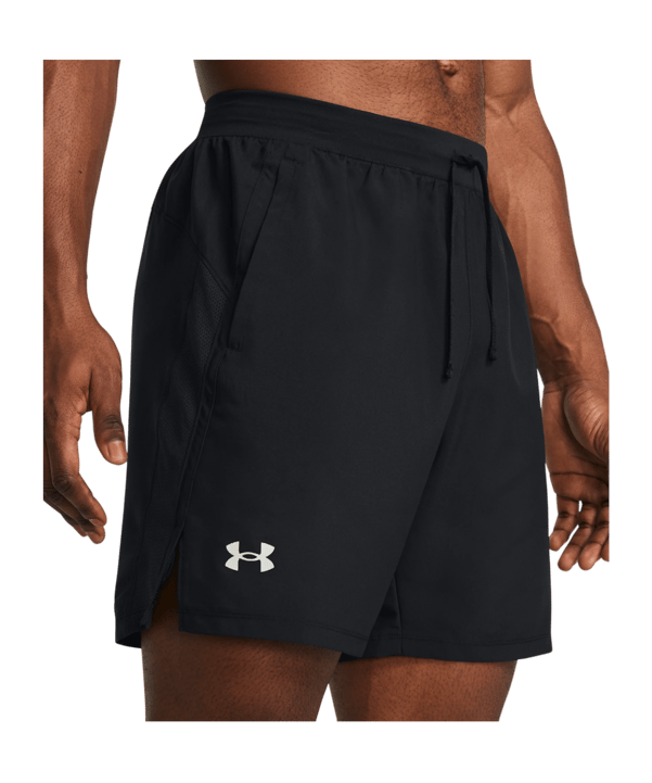 Under Armour Launch 7in Unlined Short Schwarz F001 - schwarz