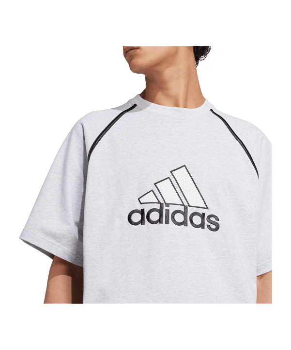 adidas Originals Badge T-Shirt Grau - grau