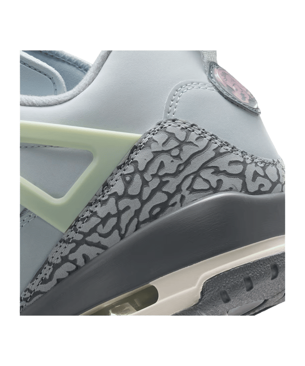 Jordan Spizike Low Blau