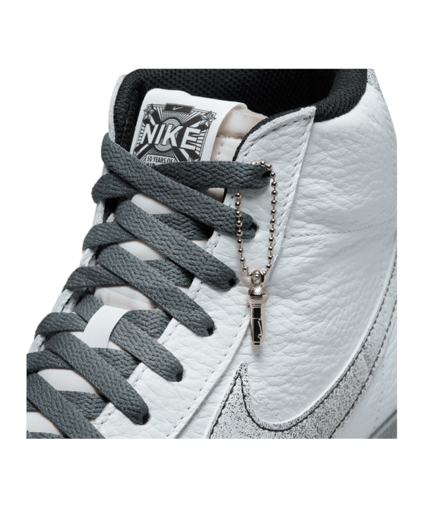 Nike Blazer Mid 77 EMB Weiss Grau Schwarz F100 - weiss