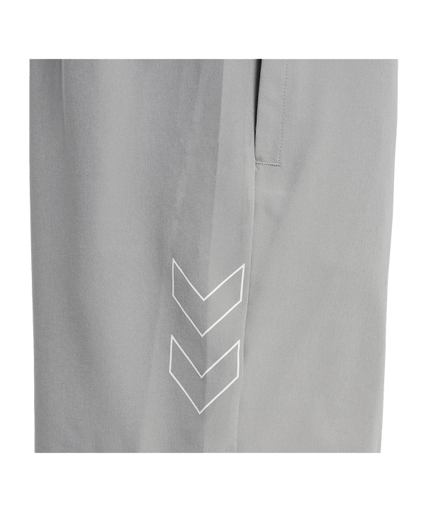 Hummel Te Base Woven Short Grau F2858 - grau