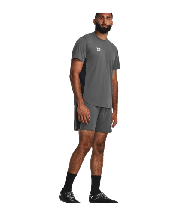 Under Armour Challenger Knit Short Grau - grau
