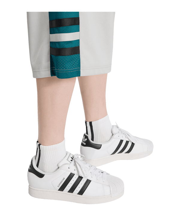 adidas Originals Adicolor Court Short Grau - grau