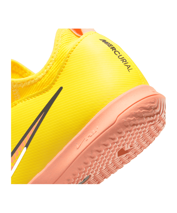 Nike Jr Air Zoom Mercurial Vapor XV Academy IC Halle Kids Gelb Lucent Rosa F780 - gelb
