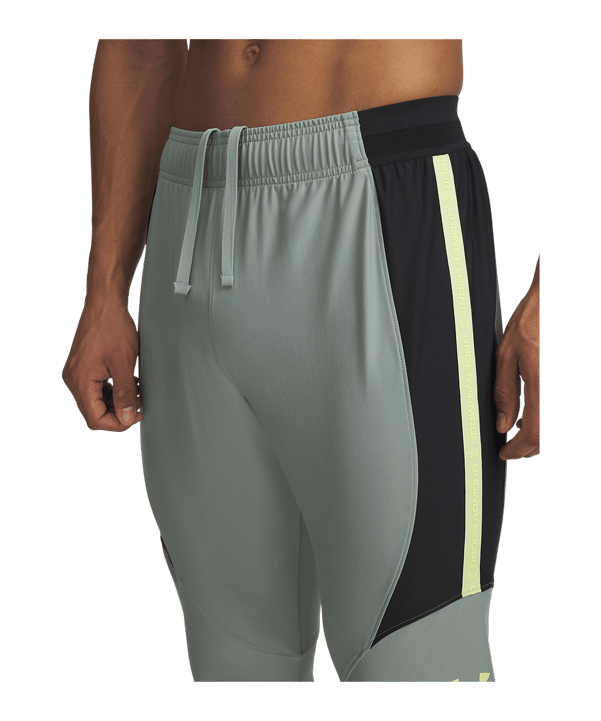 Under Armour Challenger Pro Trainingshose Grün F348 - gruen