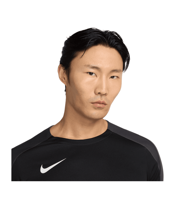 Nike Strike Plus Trainingshirt Schwarz F010 - schwarz
