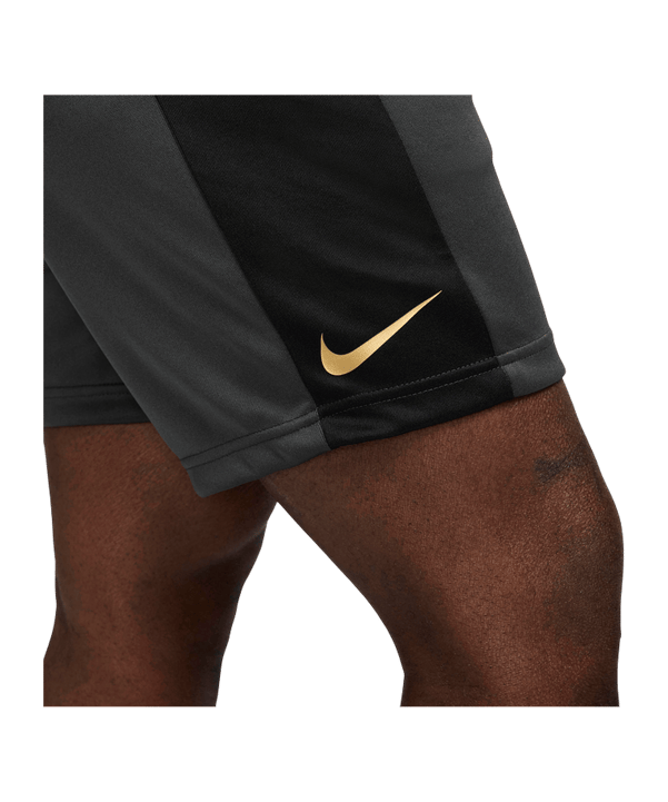 Nike NSW Air Short Grau F070 - grau