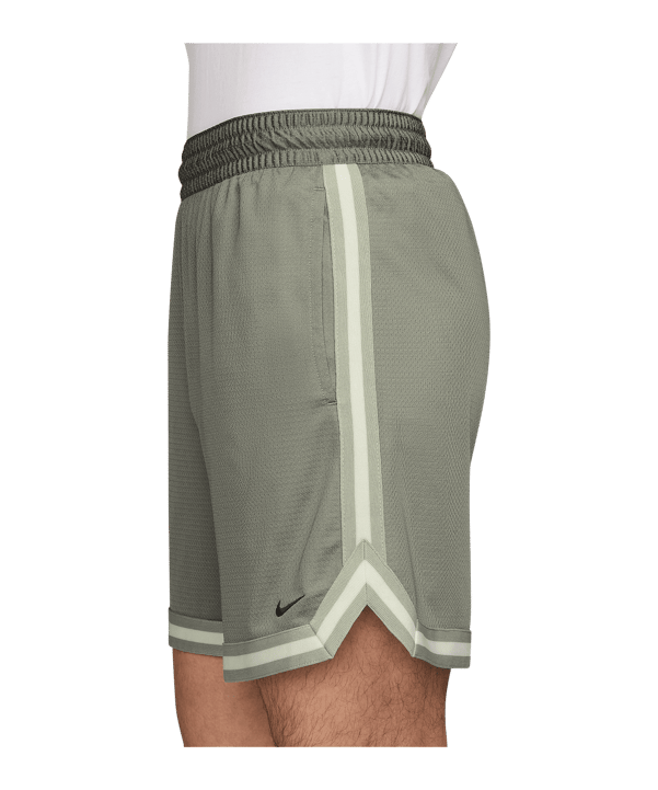 Nike DNA 6In Short Grün F059 - gruen