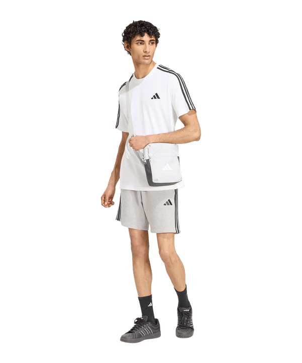 adidas Essentials 3-Stripes Single Jersey Left Chest Branded T-Shirt Weiß - weiss