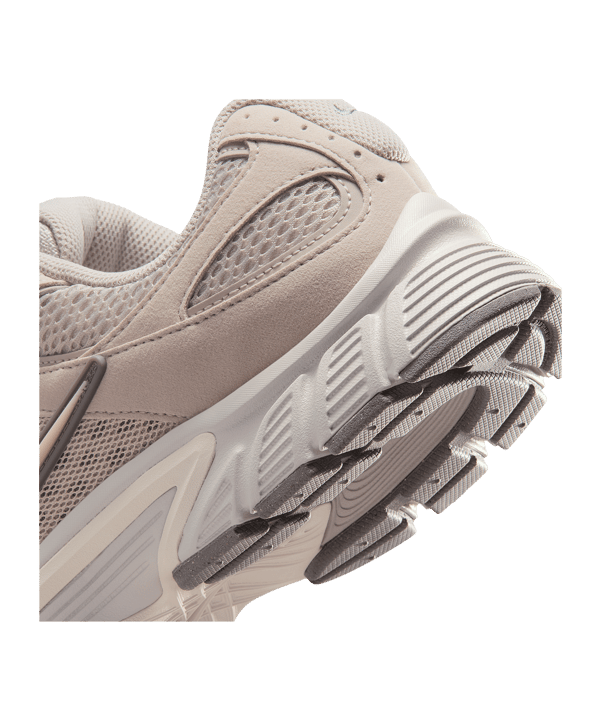 Nike V5 RNR Braun F201 - braun