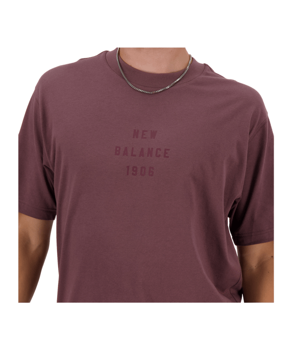 New Balance Iconic Collegiate Graphic T-Shirt FLIE - rot