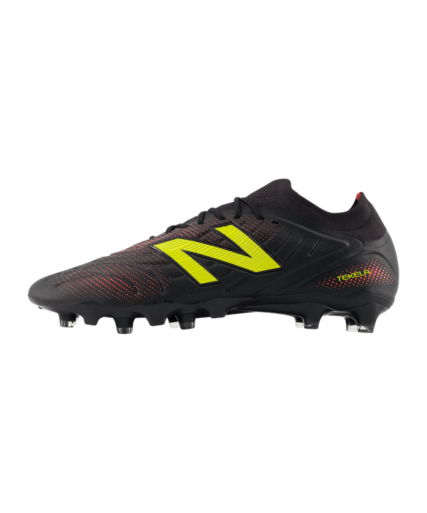 New Balance Tekela Pro Low v5 FG Live Wire Schwarz - schwarz
