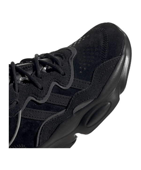 adidas Originals OZWEEGO Shoes Black - schwarz
