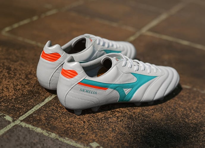 Mizuno Morelia comfortable leather football boot for veterans