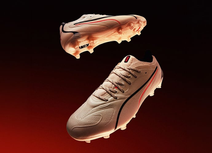 PUMA KING comfortable football boot for veteran players