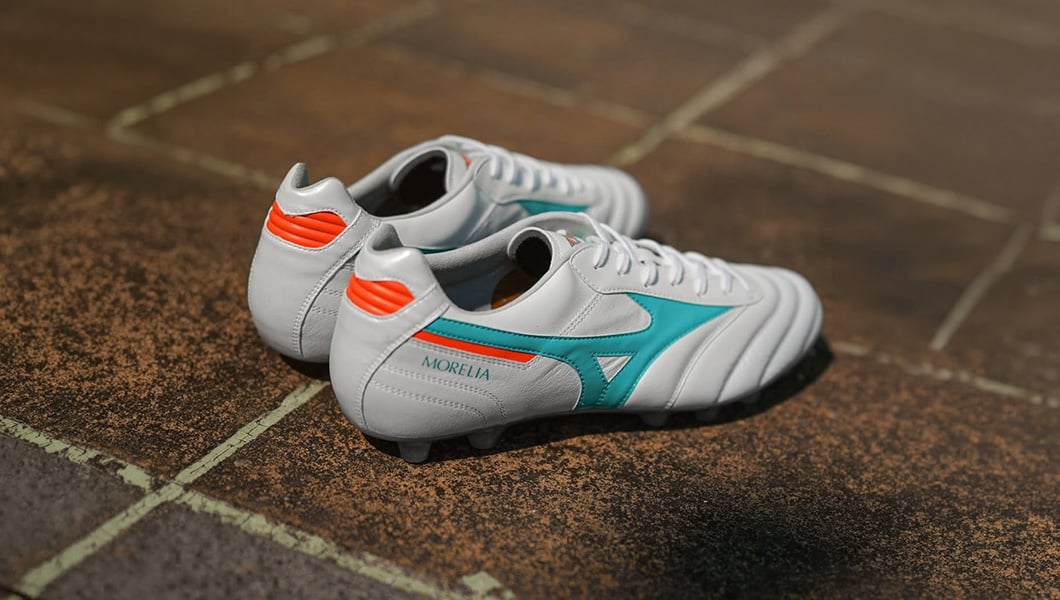 Mizuno Morelia comfortable leather football boot for veterans
